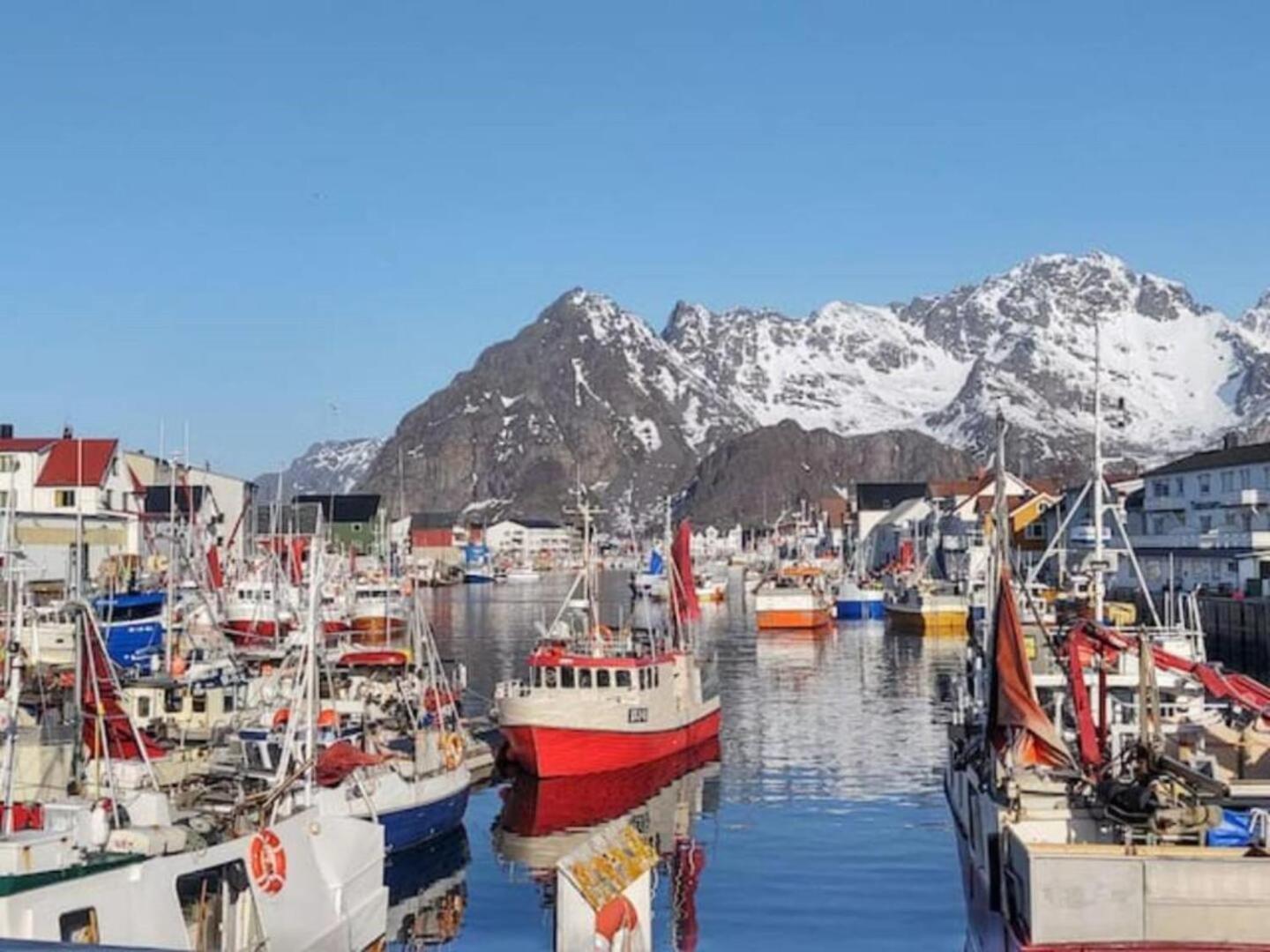 Leilighet I Banhammaren Med Balkong Henningsvær Esterno foto