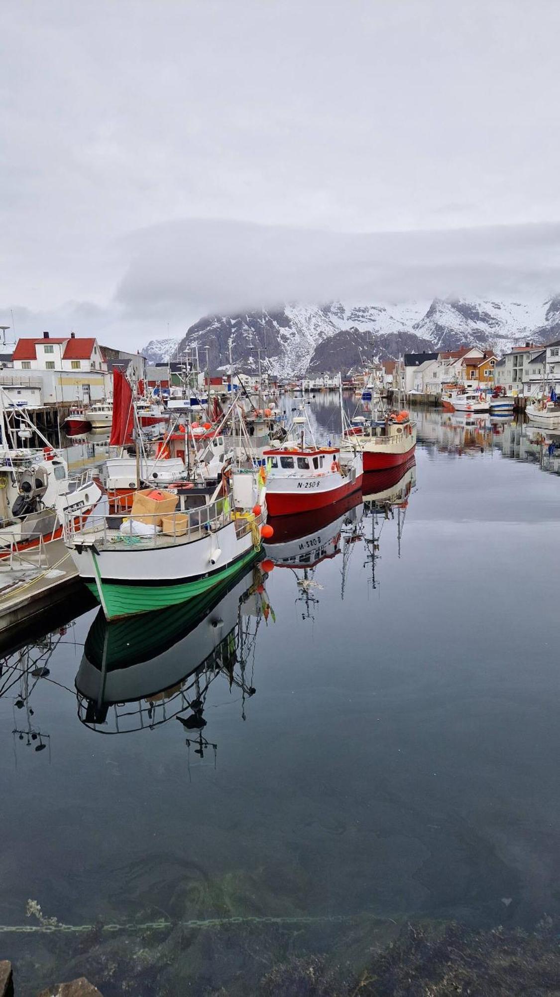 Leilighet I Banhammaren Med Balkong Henningsvær Esterno foto